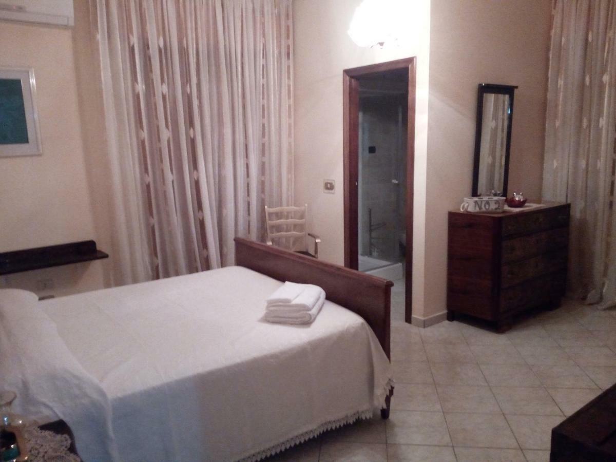 Il Tuo Letto Sullo Stretto Bed and Breakfast Reggio Calabria Exterior foto